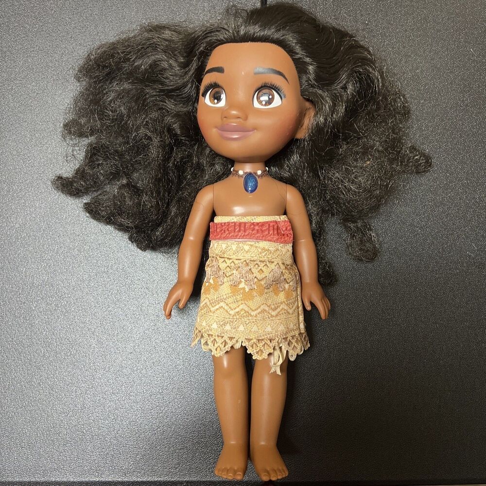 Disney Moana Singing Doll with Light Up Necklace 13"